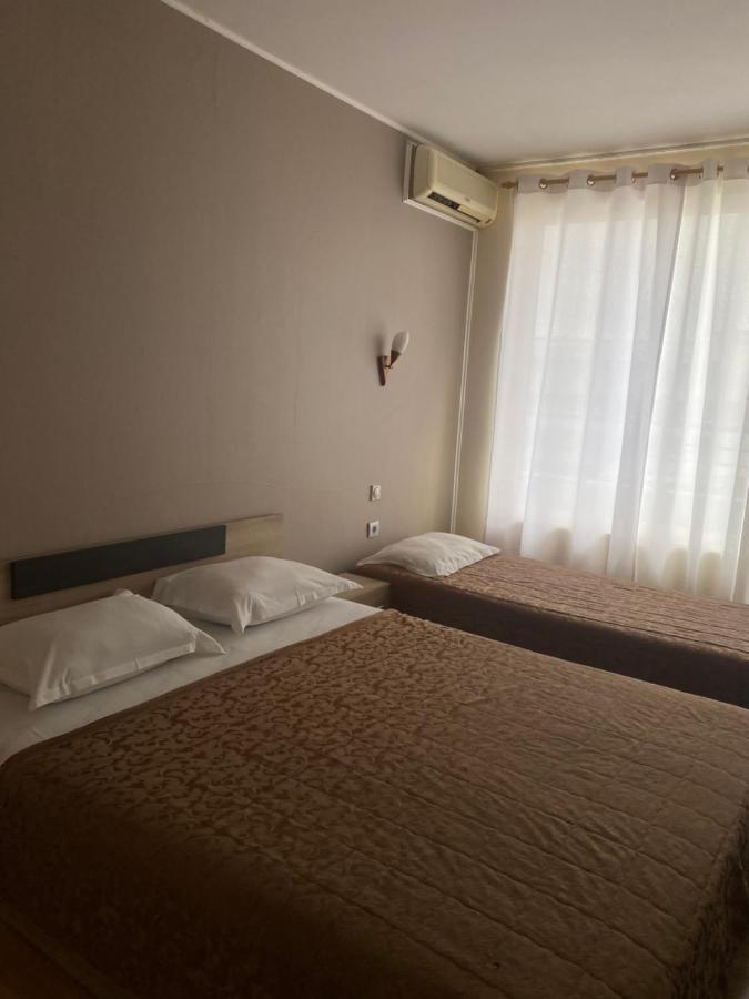 Apartments Danita & Restaurant&Pool Bar ヴァルナ エクステリア 写真