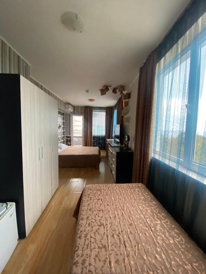 Apartments Danita & Restaurant&Pool Bar ヴァルナ エクステリア 写真