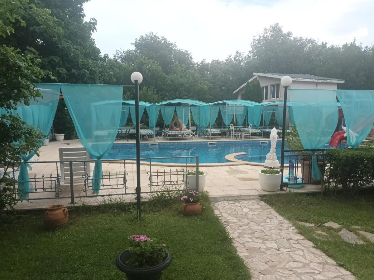 Apartments Danita & Restaurant&Pool Bar ヴァルナ エクステリア 写真
