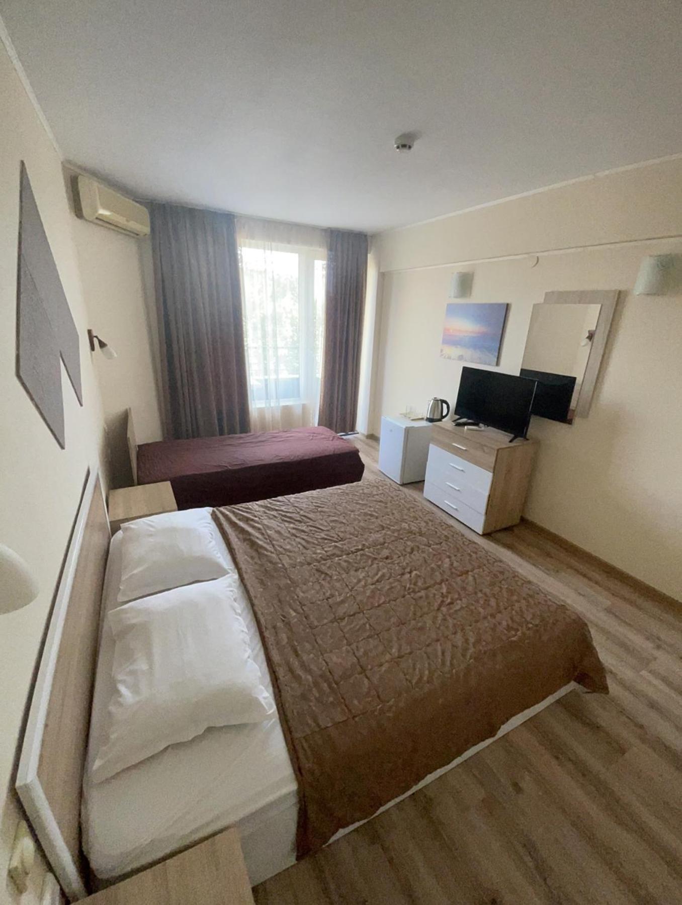 Apartments Danita & Restaurant&Pool Bar ヴァルナ エクステリア 写真