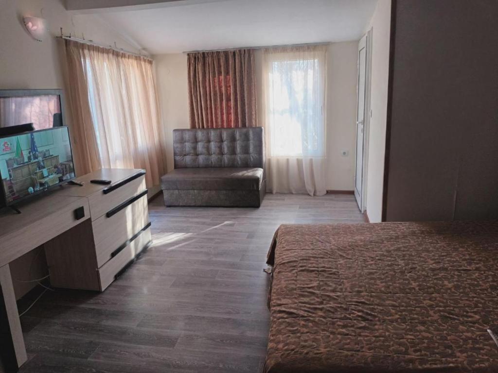 Apartments Danita & Restaurant&Pool Bar ヴァルナ エクステリア 写真