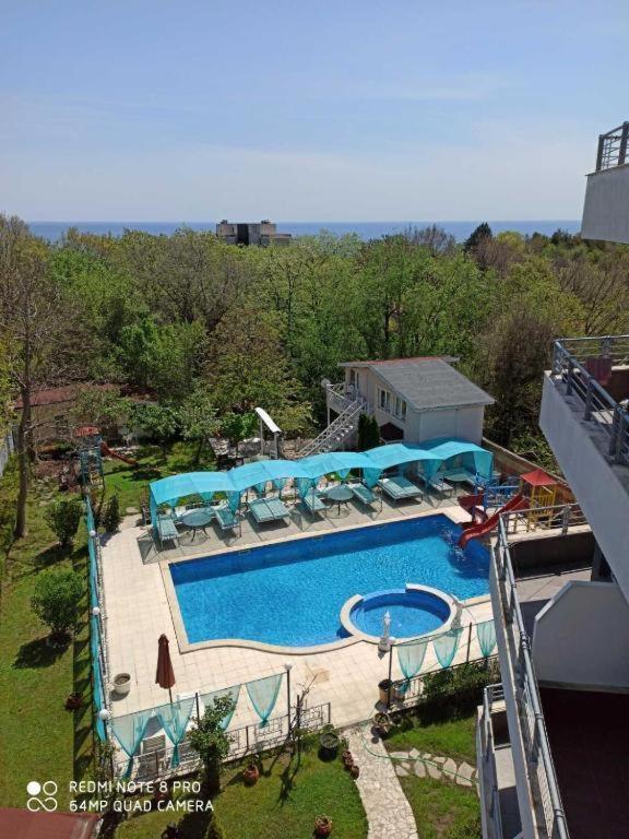 Apartments Danita & Restaurant&Pool Bar ヴァルナ エクステリア 写真