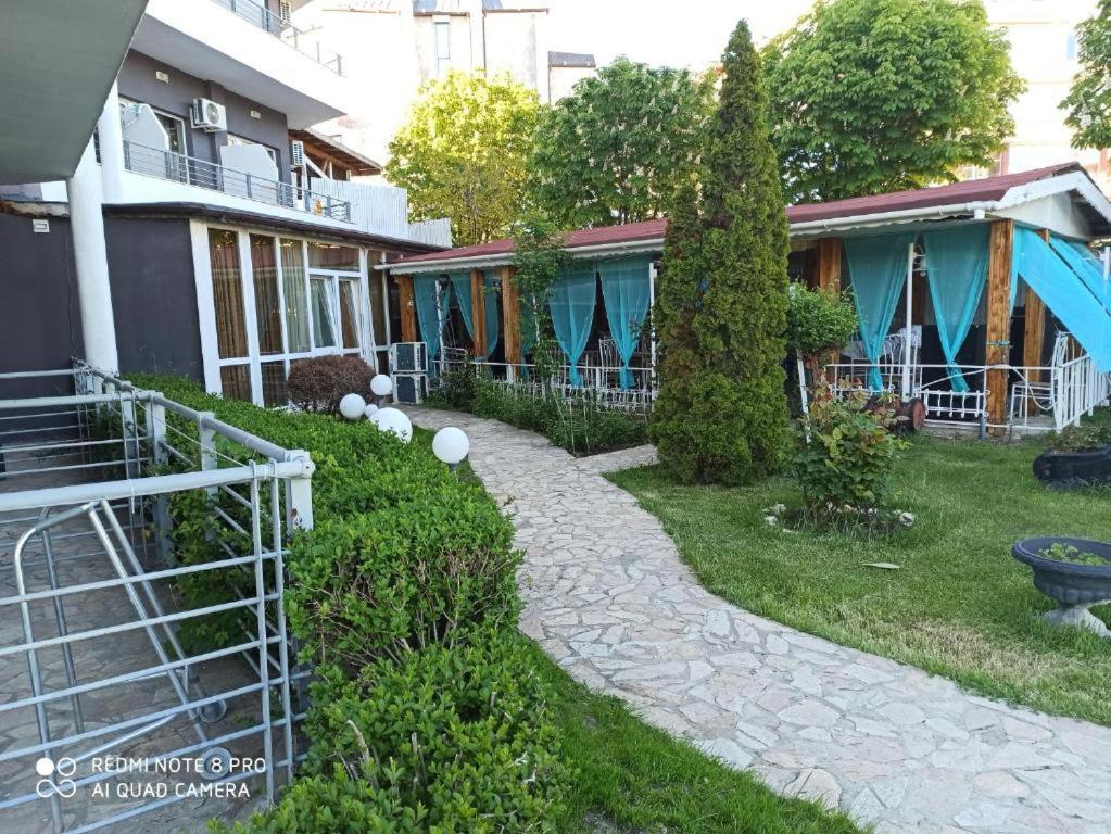 Apartments Danita & Restaurant&Pool Bar ヴァルナ エクステリア 写真